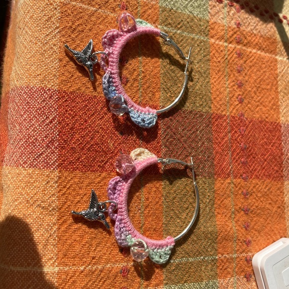 🪽 The Hummingbird Earrings 🪽 - Picture 4 of 4